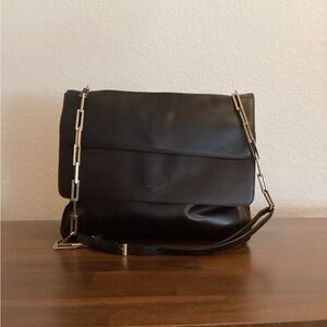 Elegant Black Leather Shoulder Bag